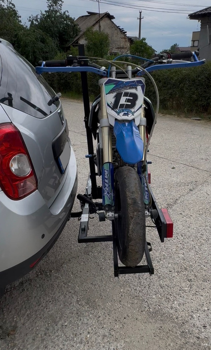 Suport pentru 1 motocicleta cu prindere pe carligul de remorcare